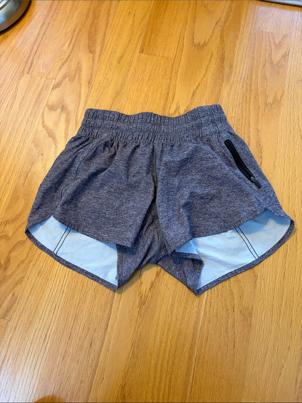 Lululemon Tracker Short V 4”- size 6 Heather Lux multi black LW7AT8S